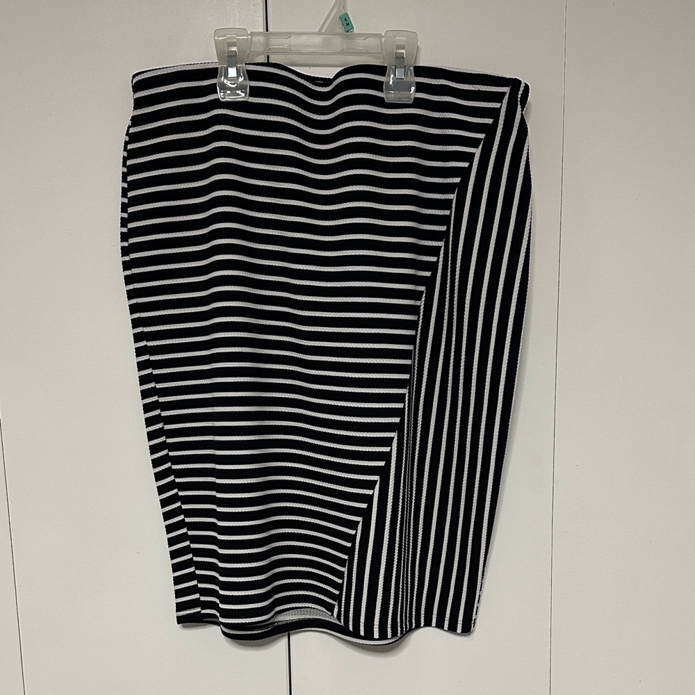 Rickis Monochrome Striped Pencil Skirt